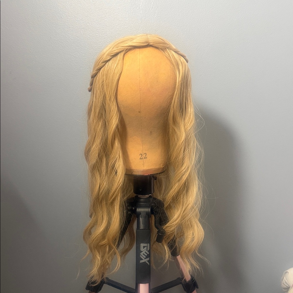 Blonde Wavy Hair Wig synthetic